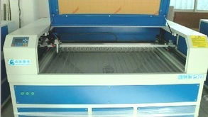 深圳成馳機(jī)電設(shè)備 專業(yè)供應(yīng)龍崗激光雕刻機(jī)與切割機(jī)